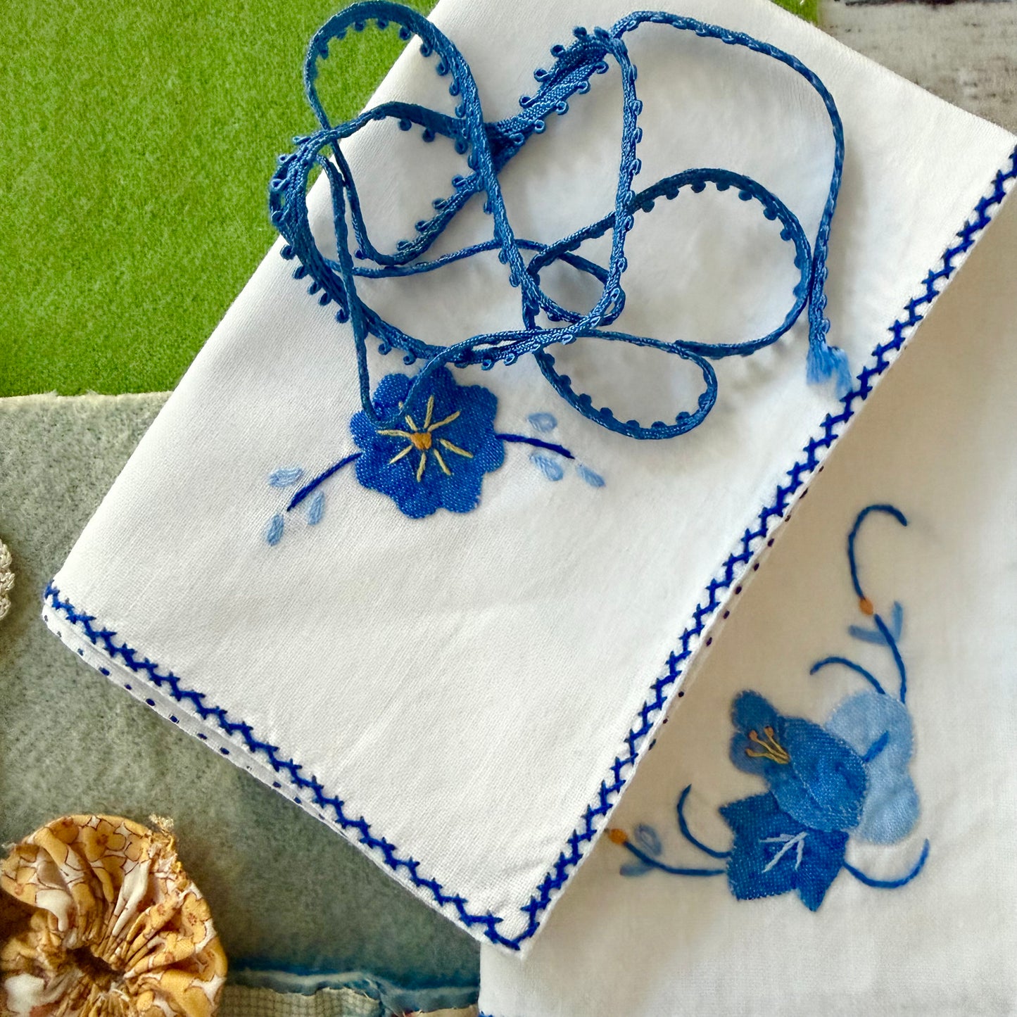 Vintage Needlebook Kit (I)