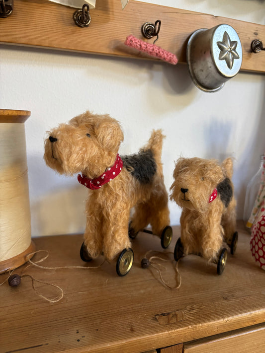 Airedale on Wheels - 12 cm tall