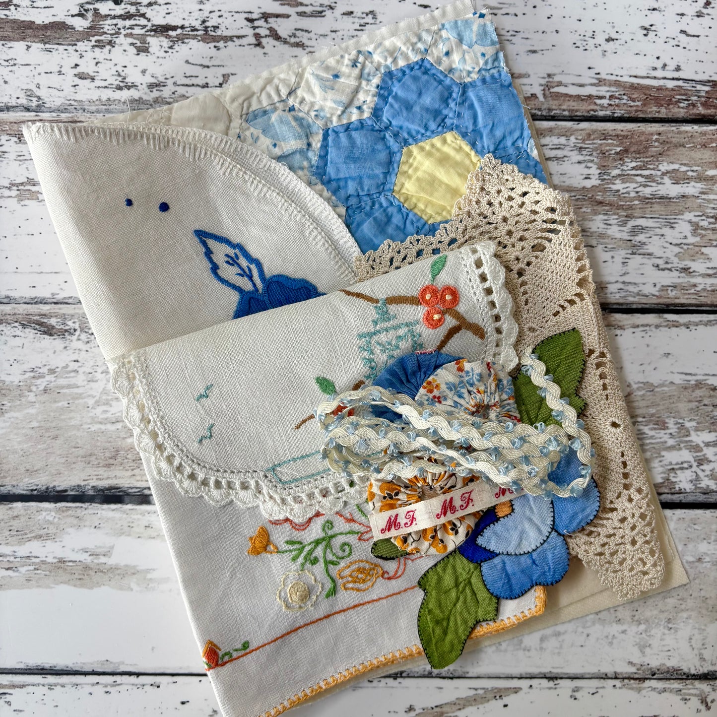 Needlebook Bundle with Vintage Quilt (1)