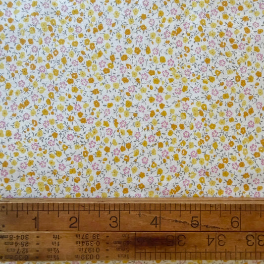Petit Fleur - Ditzy in Yellow - by Makower Uk for Andover