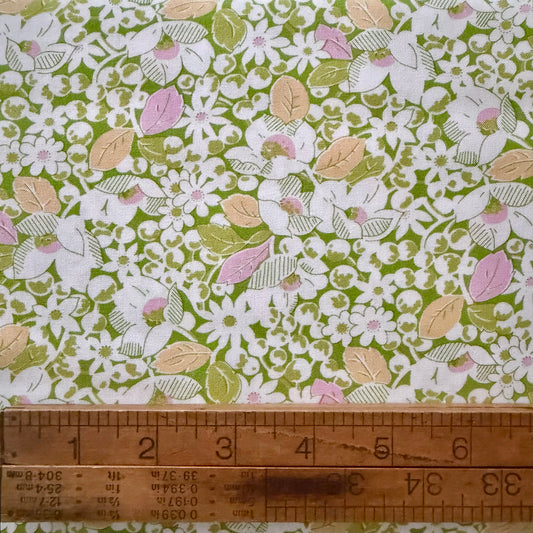 Summers End - Garden Bounty Florals in Clover - Moda