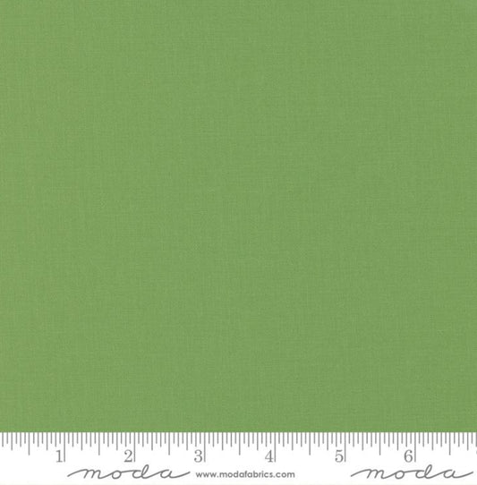 Moda Bella Solids - Grass M9900-101