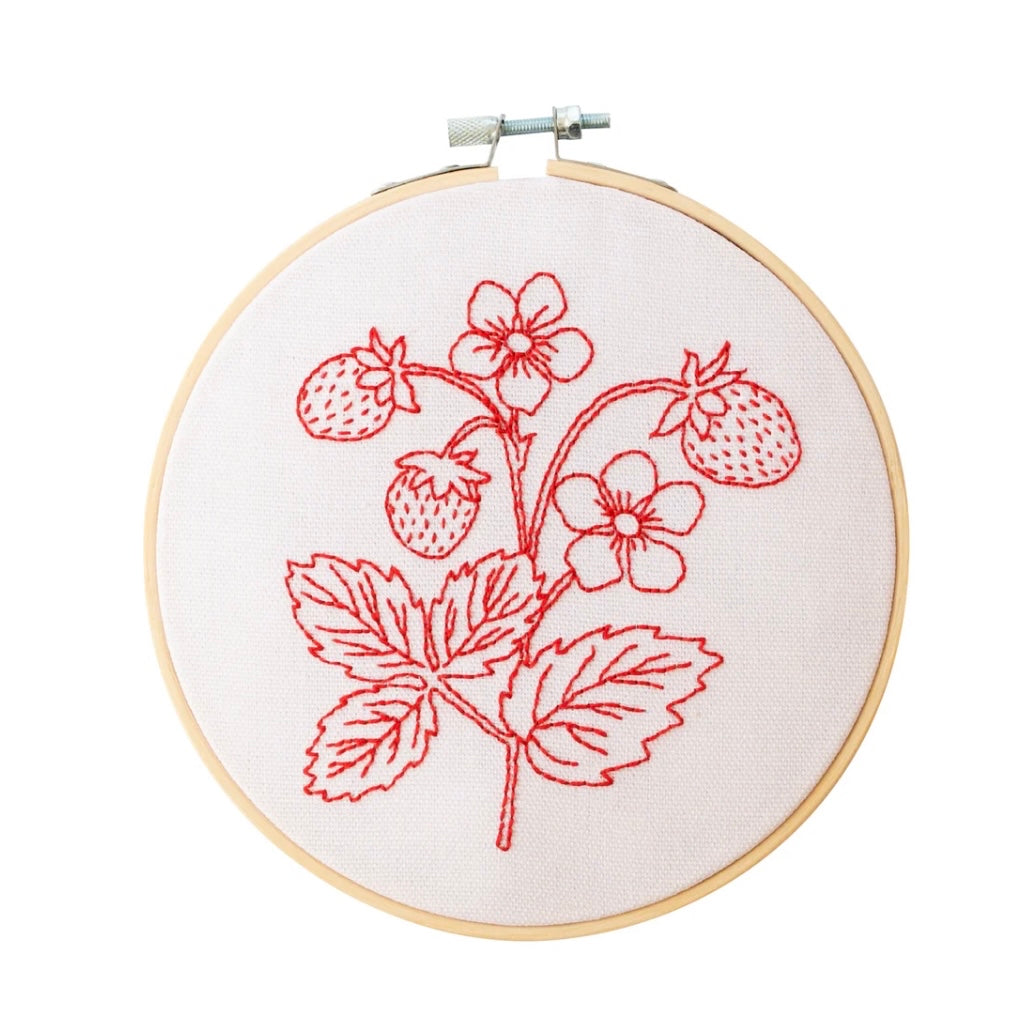 Cotton Clara - Strawberry Embroidery Kit