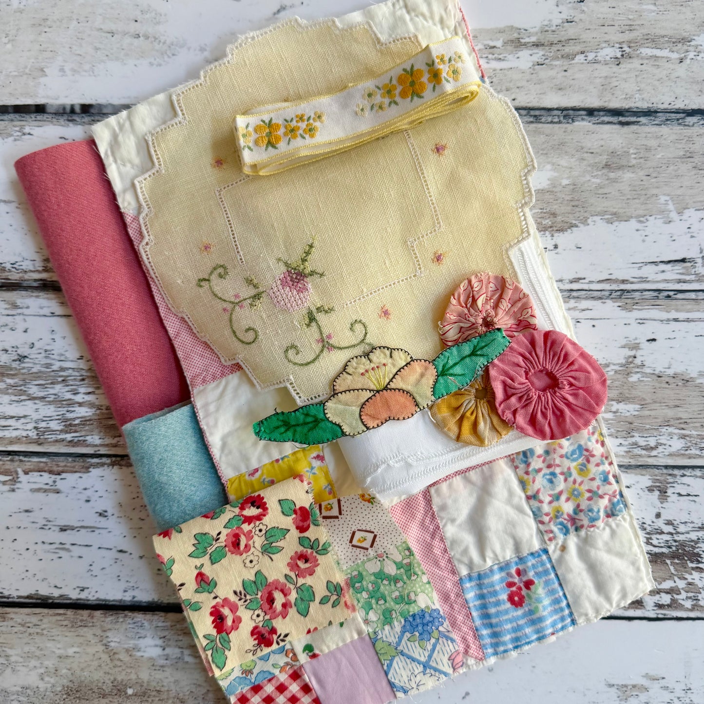 Vintage Quilt Needlebook Kit (6)