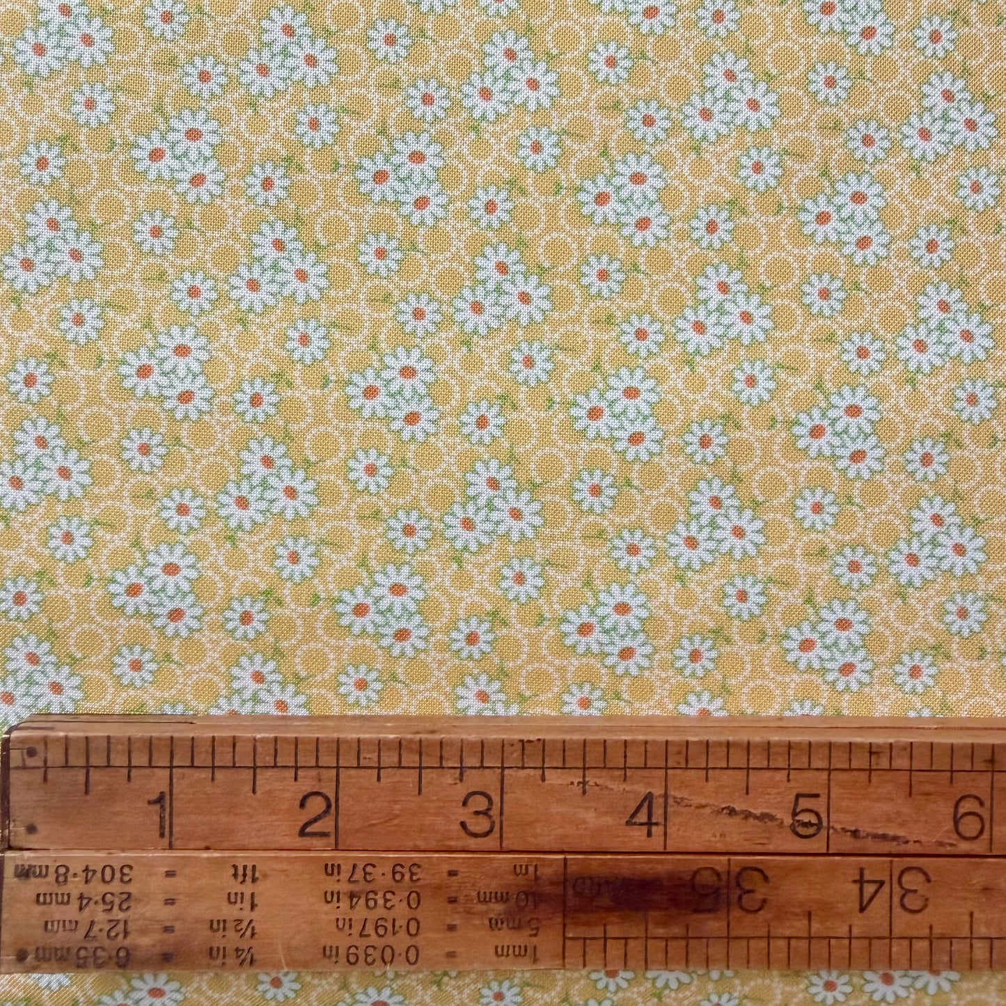 Aunt Grace Goes Scrappy by Judie Rothermel for Marcus Fabrics - Daisy - Yellow