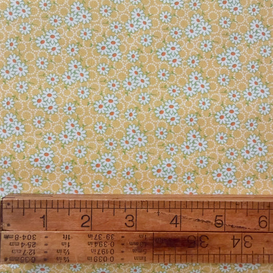 Aunt Grace Goes Scrappy by Judie Rothermel for Marcus Fabrics - Daisy - Yellow