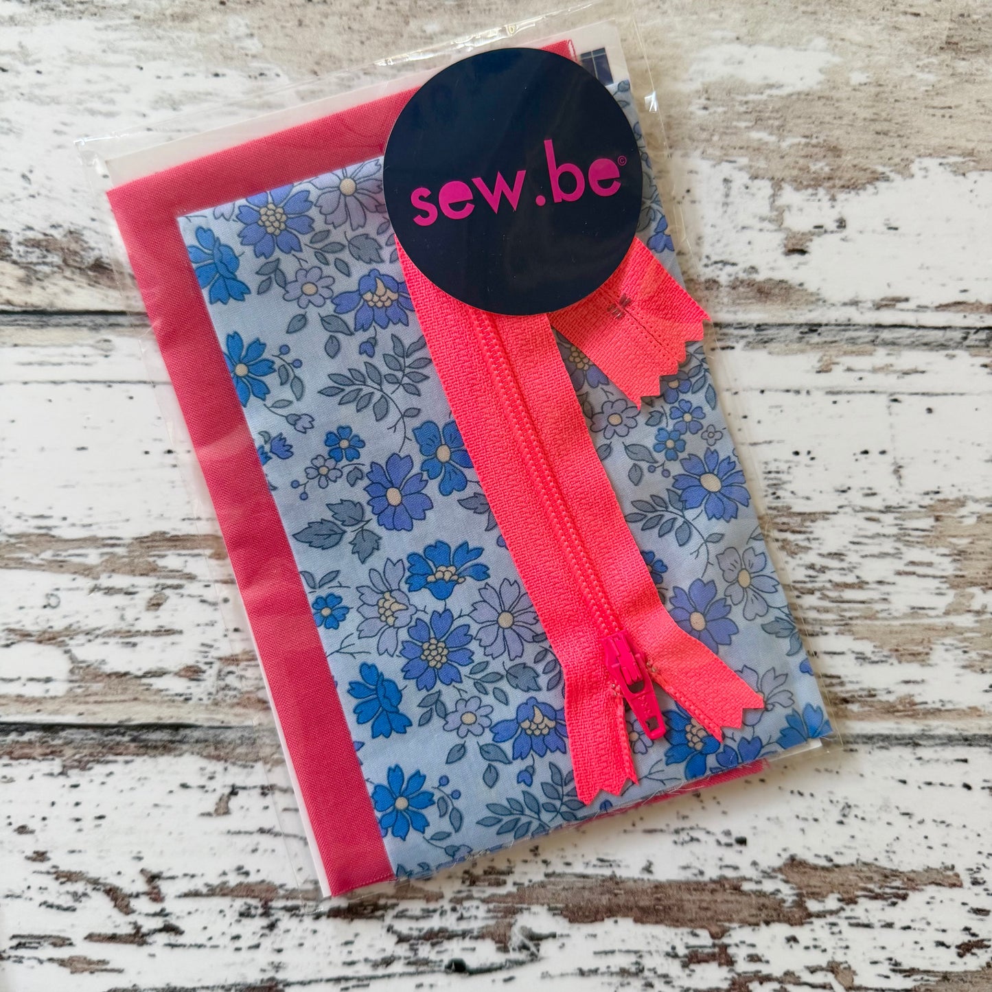 Small Project - Easy Peasy Zipper Pouch