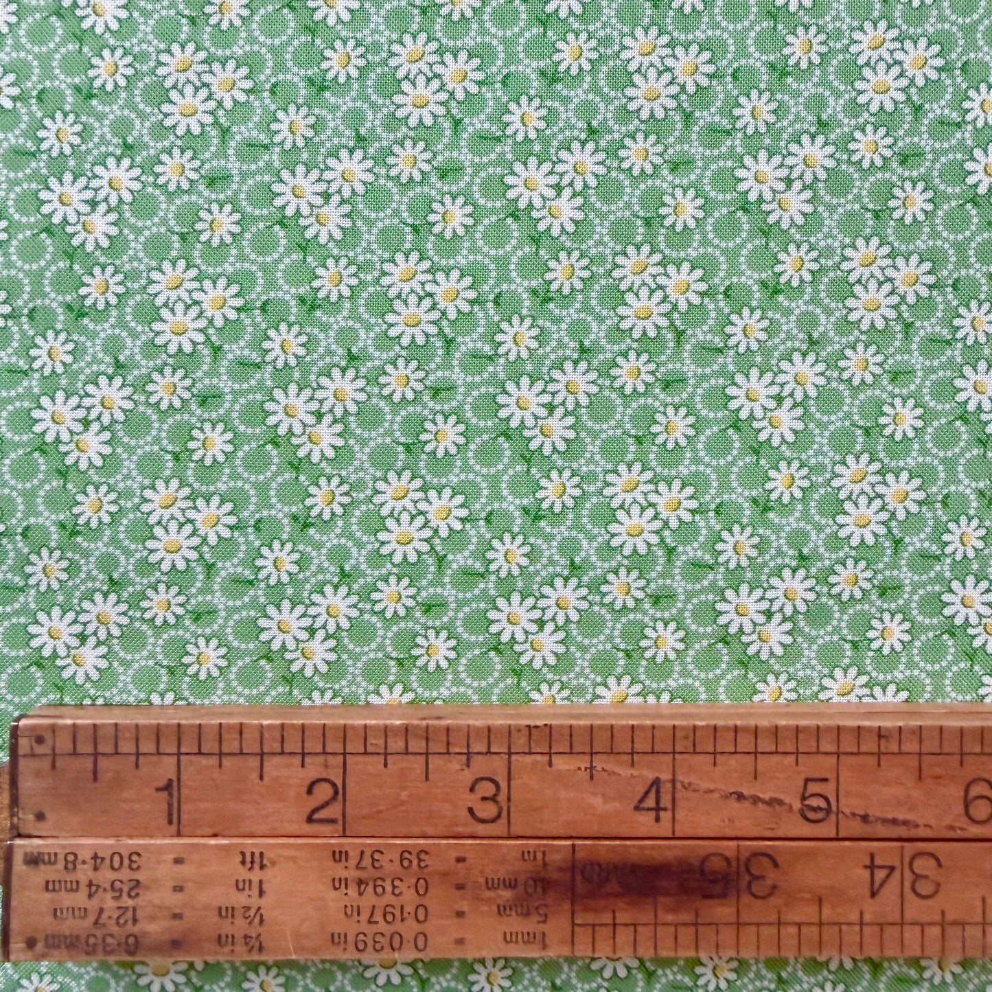 Aunt Grace Goes Scrappy by Judie Rothermel for Marcus Fabrics - Daisy - Green
