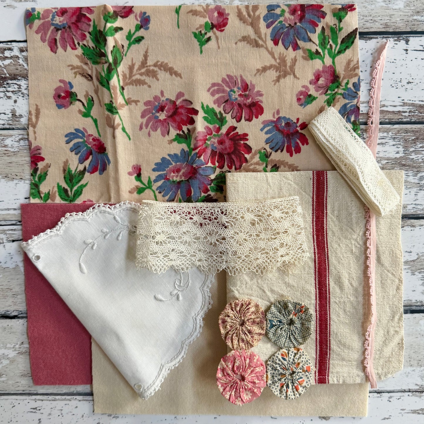Vintage Needlebook Kit (G)