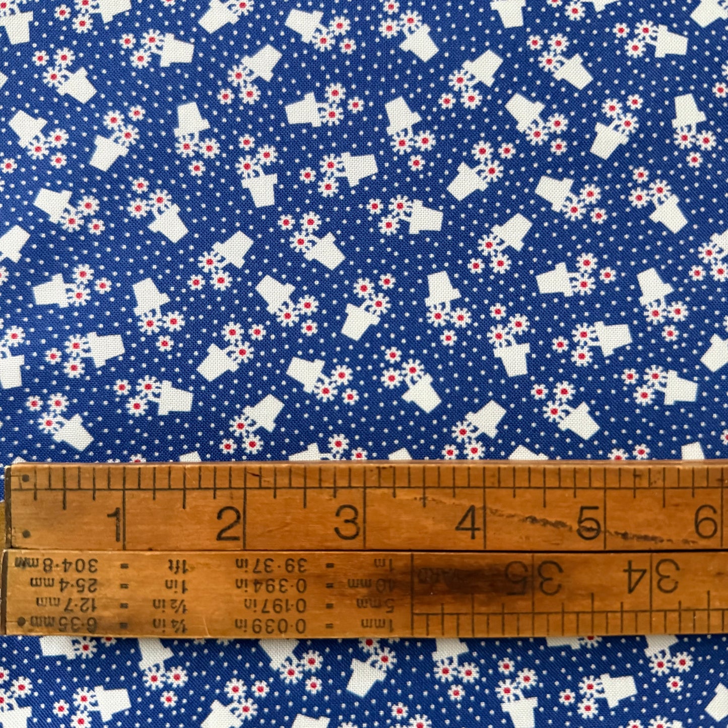 Aunt Grace Goes Bold by Judie Rothermel for Marcus Fabrics - Flowerpots in Blue