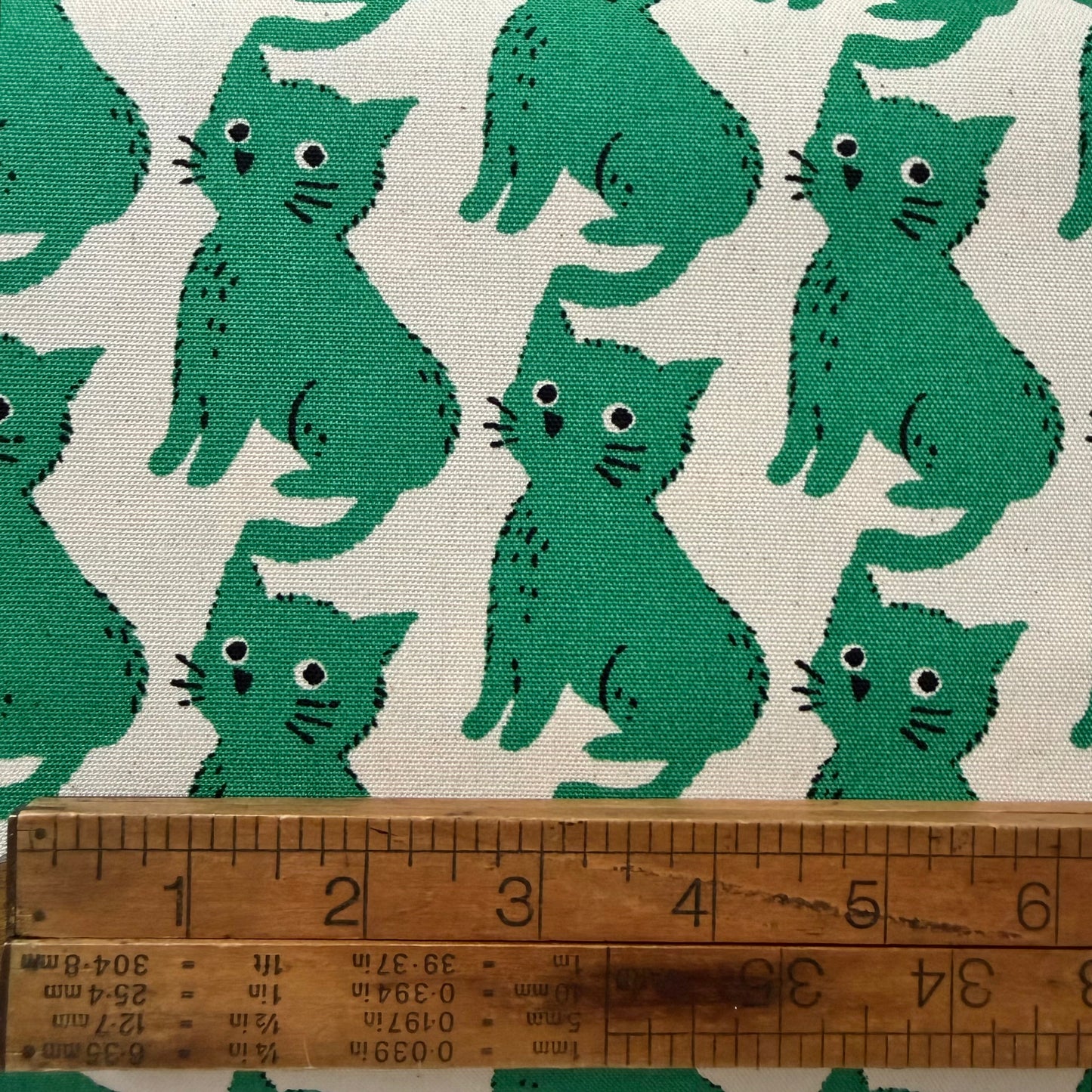 Kitty Kat in Green  - Cotton Oxford - Sevenberry