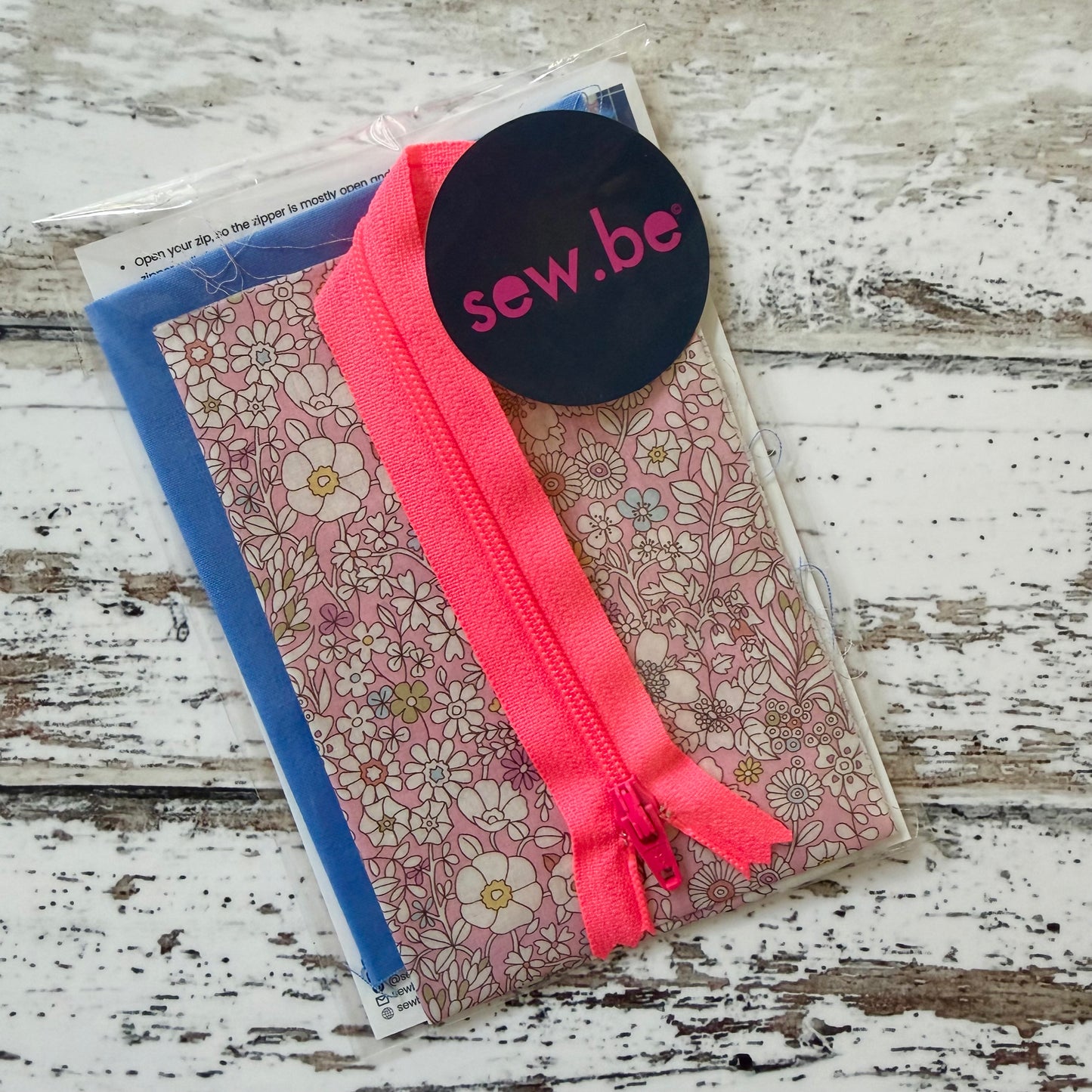 Small Project - Easy Peasy Zipper Pouch