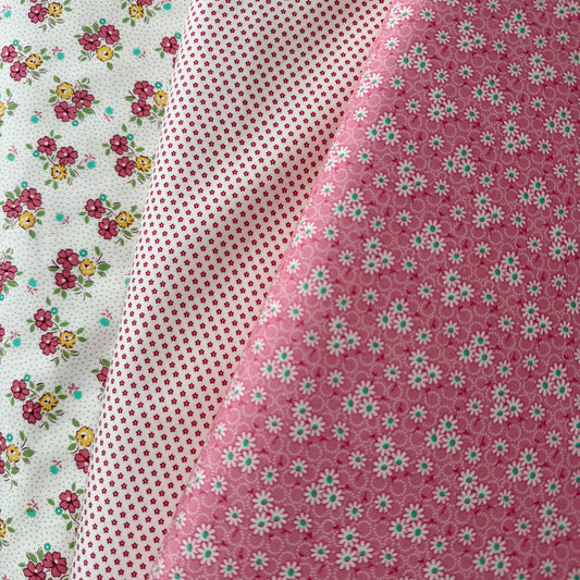 Aunt Grace Goes Scrappy by Judie Rothermel for Marcus Fabrics - Mini Flowers - Red
