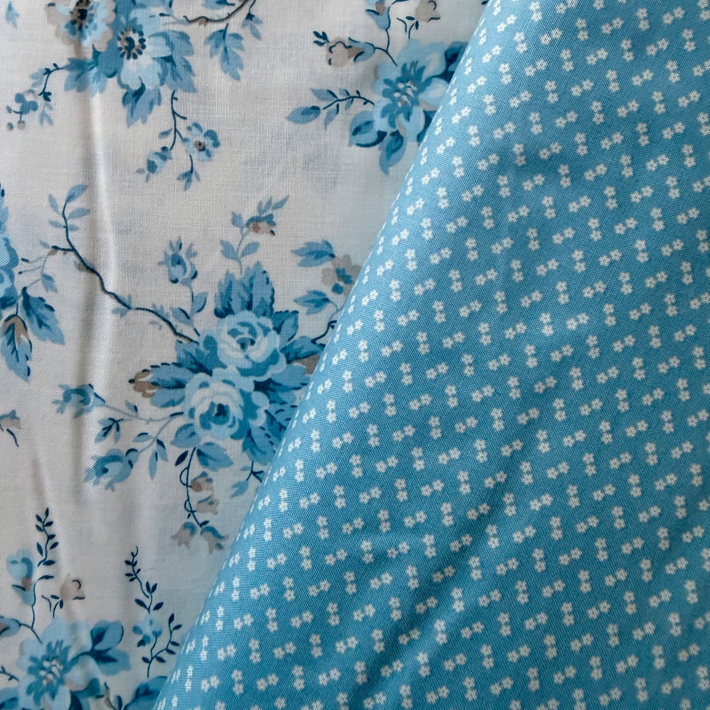 Special Delivery - Double Daisy in Blueberry - Laundry Basket Quilts
