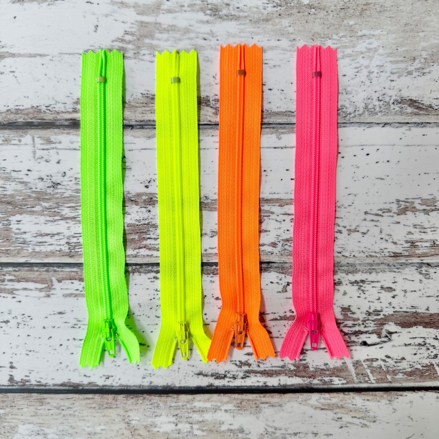 Neon Zipper - Green - 6” YKK