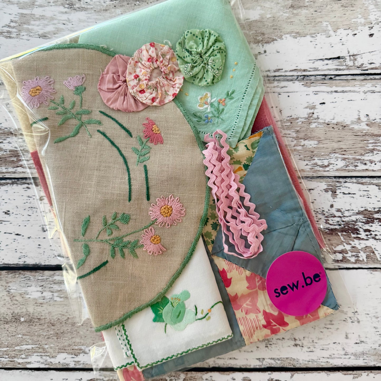 Vintage Needlebook Kit (H)