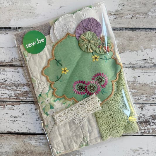 Vintage Quilt Needlebook Kit (1)