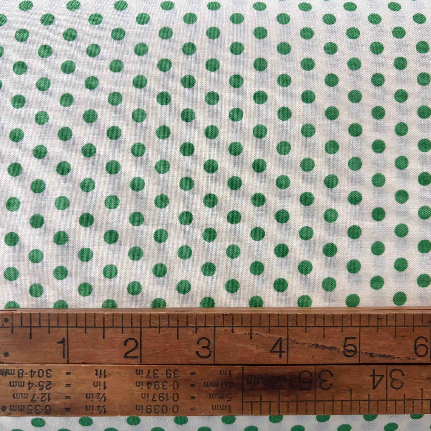 Happy Sweet Collection - Medium Green Spot on Cream
