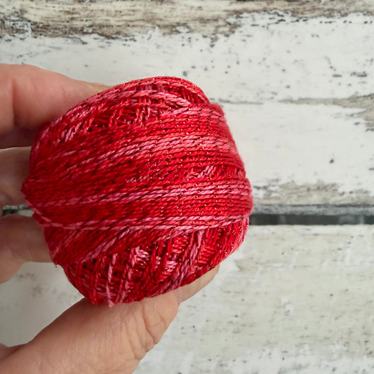 Valdani Sparkle Perle 8 Cotton - Sparkly Coral