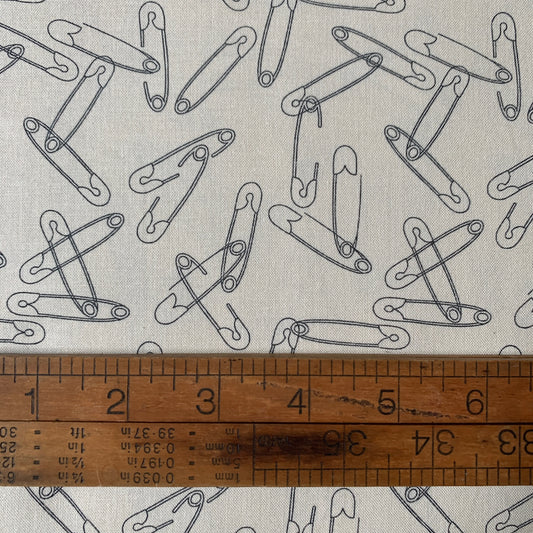 Still More Paper - Safety Pins - Eggshell (M187313)