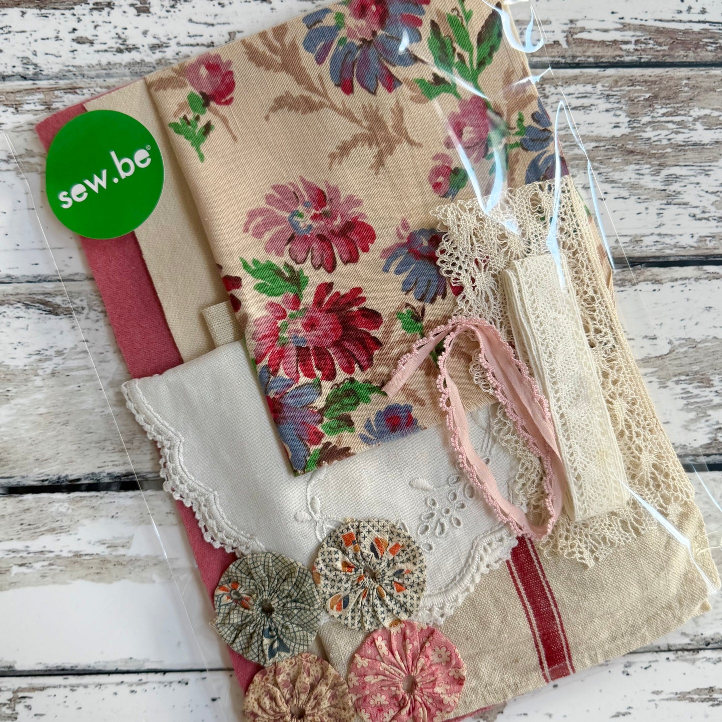 Vintage Needlebook Kit (G)