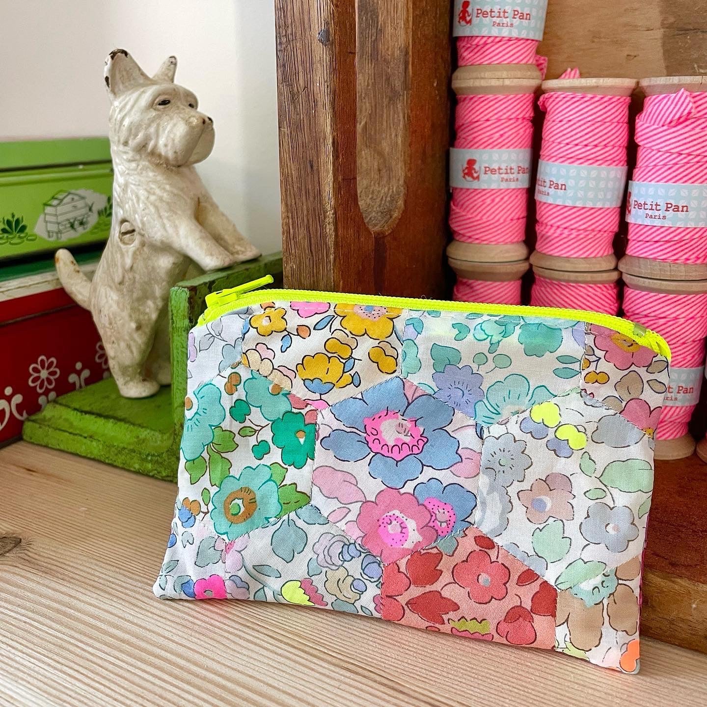 Hexie Betsy Pouch Pattern (Hard Copy Booklet - A5)