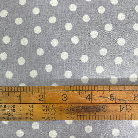 Irregular Spot on Grey (Japanese)