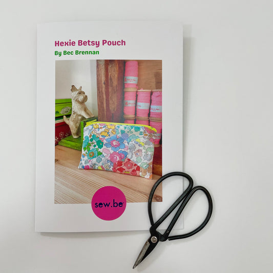 Hexie Betsy Pouch Pattern (Hard Copy Booklet - A5)