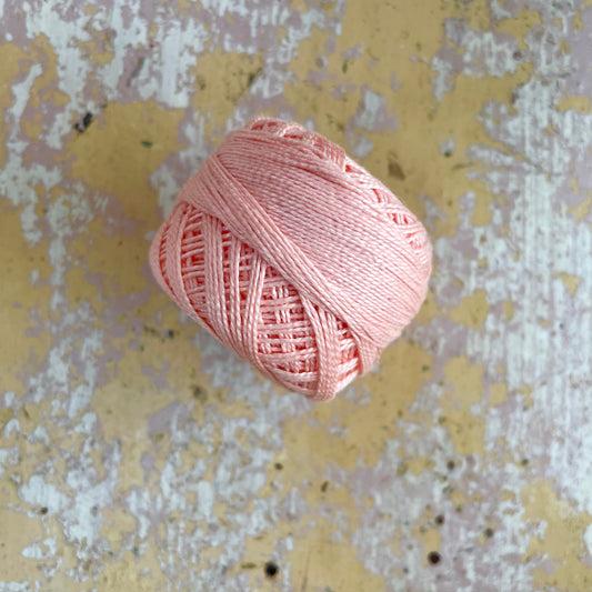 Wonderfil Perle 8 Thread - Peach Fuzz No. 330