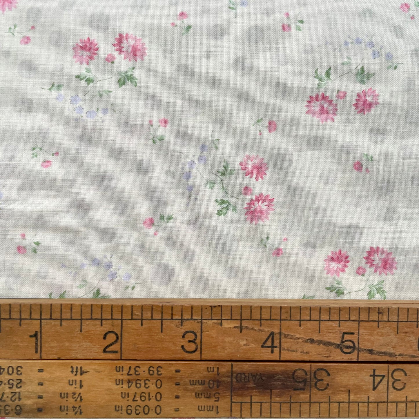 YUWA Floral with Soft Grey Spot
